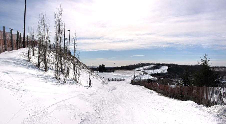 Picture of the snow tubing spot in Wilmot Mountain / Wikipedia / Rickdrew

Link: https://en.wikipedia.org/wiki/Wilmot_Mountain#/media/File:UPPER-CAT-DAY.jpg