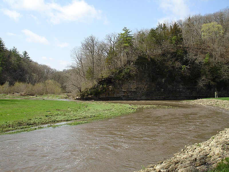 View of River in Apple River Canyon State Park / Wikimedia Commons / IvoShandor
Link: https://commons.wikimedia.org/wiki/File:Apple_River_IL_Apple_River_Canyon_State_Park2.JPG
