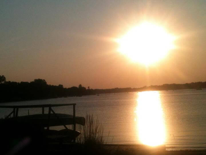 Sunset over the lake in Crystal Lake Park / Wikimedia Commons / Otherbeach
Link: https://commons.wikimedia.org/wiki/File:Crystal_Lake_Illinois_Sunset_over_lake.jpg
