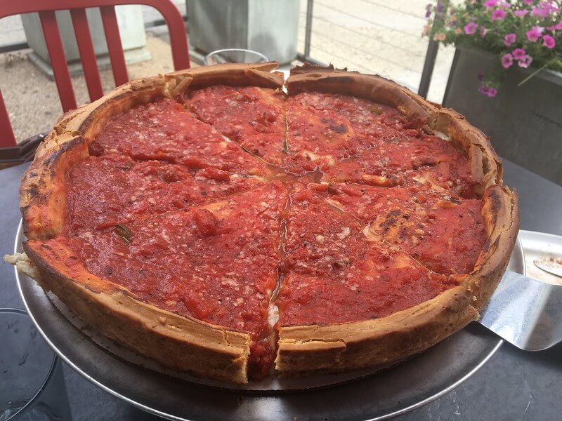 Full Deep Dish Pizza from Giordano's / Flickr / Ken Lund
Link: https://flickr.com/photos/kenlund/43386282172/