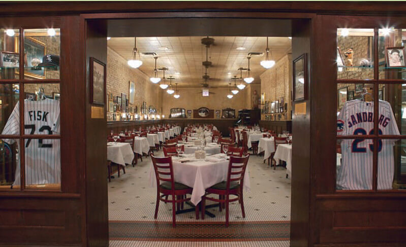 Dining Room of Harry Caray's Italian Steakhouse / Flickr / DiscoverDuPage
Link: https://flickr.com/photos/discoverdupage/2782743932