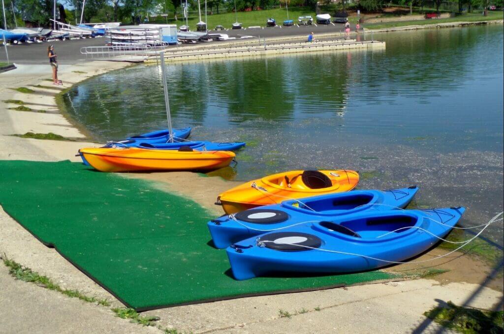 Kayaks at Lake Opeka / Flickr / Janelle
Link: https://www.flickr.com/photos/sparkle1103/14465486432