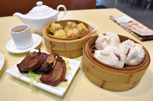 Shu Mai, Pork Buns and Short Ribs at MingHin Cuisine / Flickr / jpellgen
Link: https://flickr.com/photos/jpellgen/46695945335