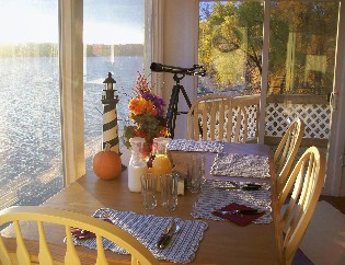 View of the river from the dining room of Port Galena Inn / wikimedia / wesc78
Link: https://commons.wikimedia.org/w/index.php?search=port+galena+inn&title=Special:MediaSearch&go=Go&type=image 