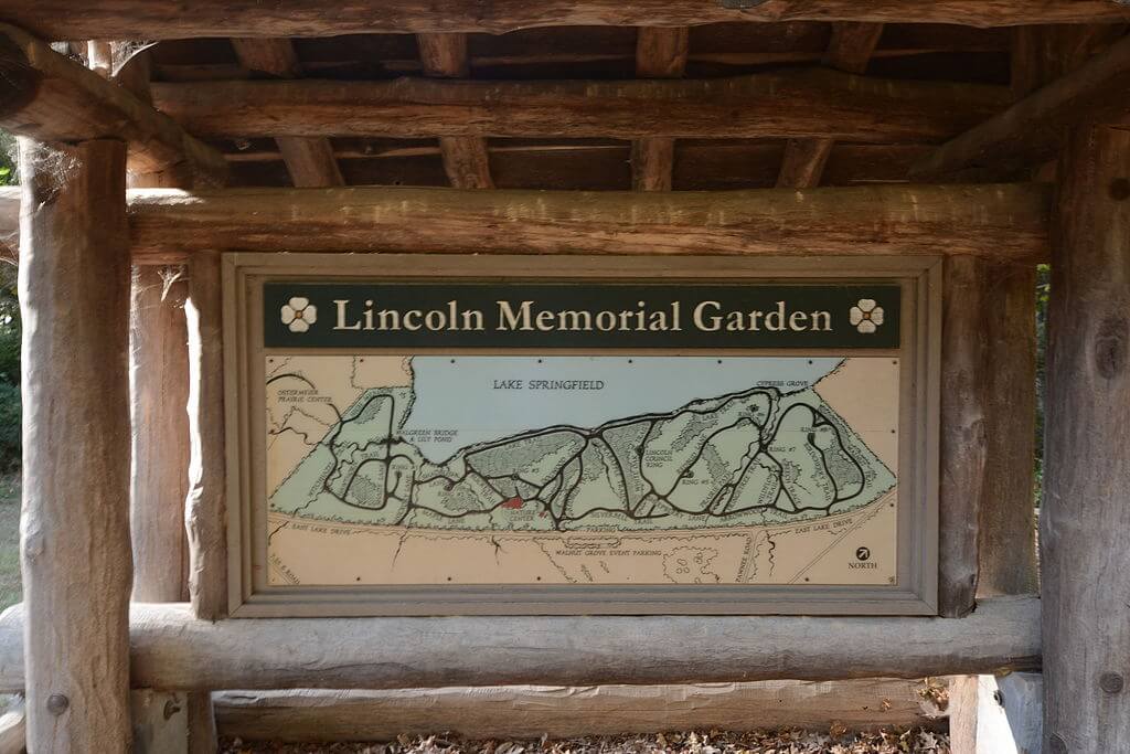 A picture showing a map of the Lincoln Memorial Garden / Wikipedia / Boscophotos 

Link: https://en.wikipedia.org/wiki/Abraham_Lincoln_Memorial_Garden#/media/File:The_Lincoln_Memorial_GardenImage.jpeg