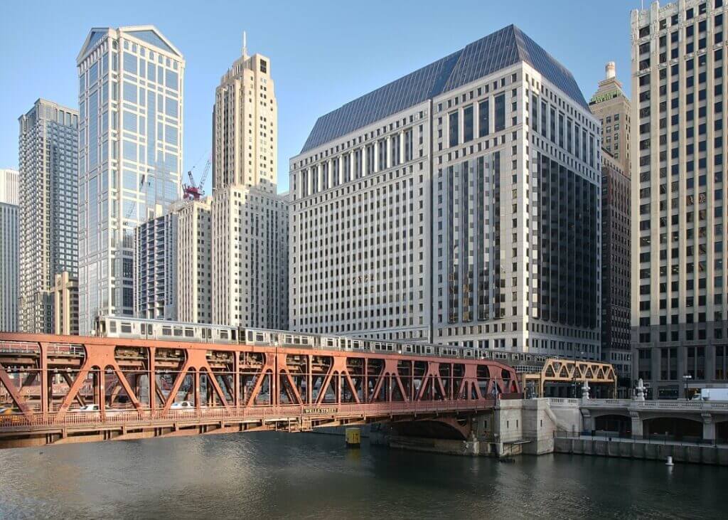 The bridge carrying a Chicago Transit Authority Chicago 'L' train / Wikipedia / Daniel Schwen
Link: https://en.wikipedia.org/wiki/Wells_Street_Bridge_(Chicago)#/media/File:Wells_Street_Bridge.jpg