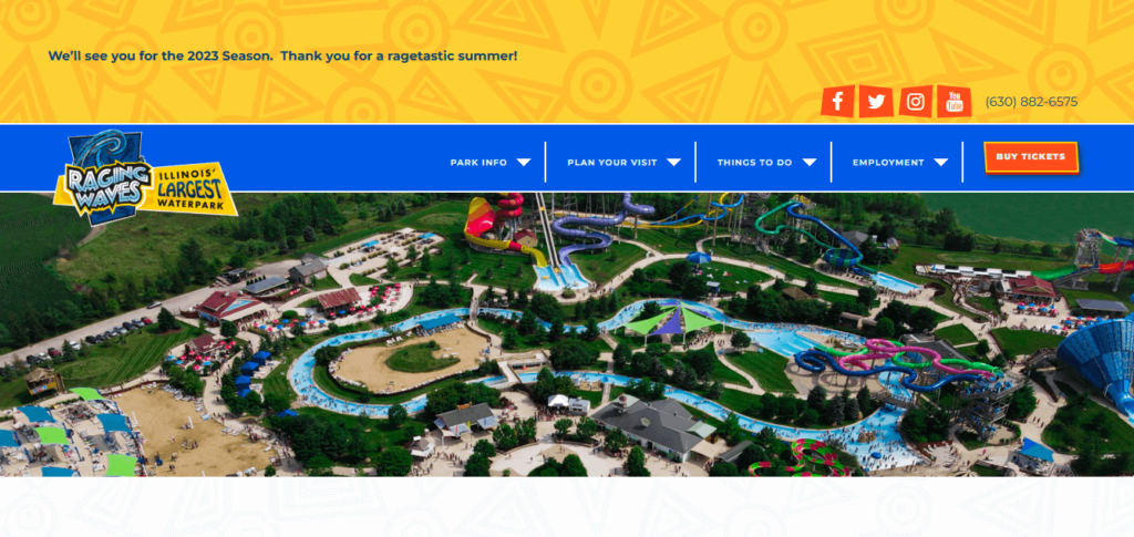 Homepage of Raging Waves water park / ragingwaves.com