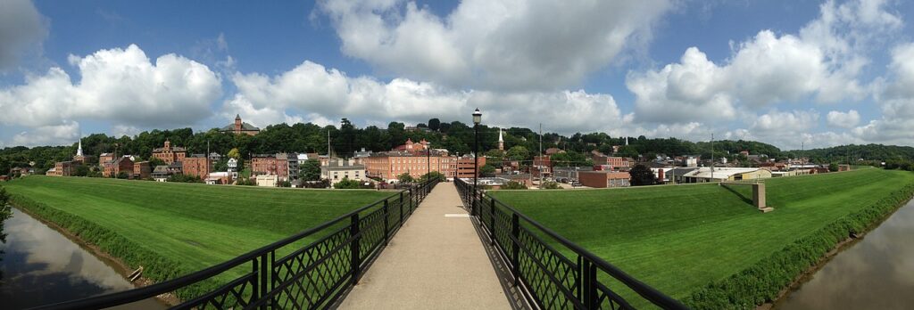 Downtown Galena
Wikimedia Commons
Link: https://commons.wikimedia.org/wiki/File:Galena_panoramic_view.jpg