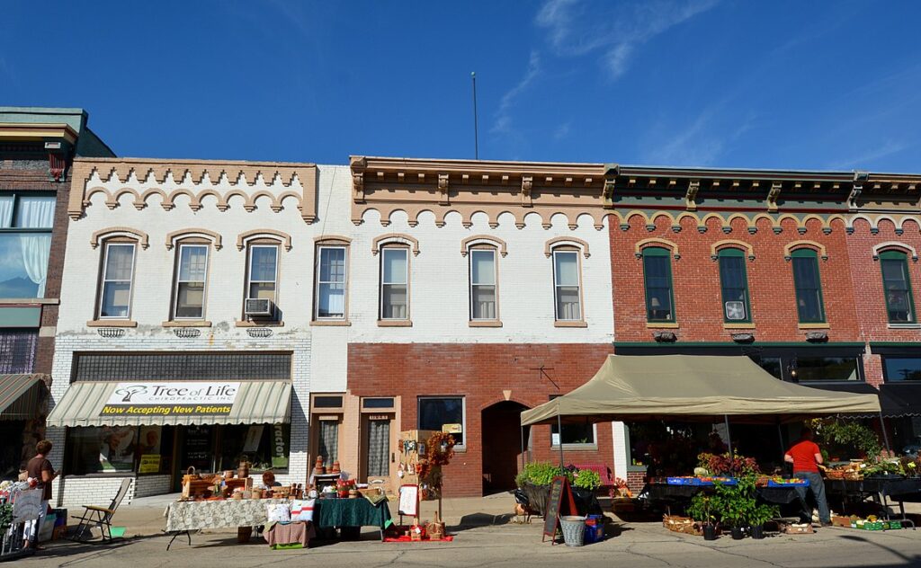 Fulton Commercial Historic District
Wikimedia Commons
Link: https://commons.wikimedia.org/wiki/File:Image_Downtown_Fulton.jpeg