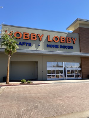 Front view of a Hobby lobby store / Flickr / Rob Corder
Link: https://flickr.com/photos/rocor/51238541711/