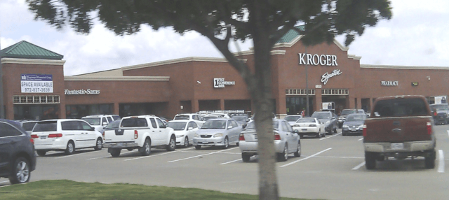 Exterior View of a Kroger store / Wikipedia / Smarty9108
Link: https://en.wikipedia.org/wiki/Kroger#/media/File:Kroger_in_Fort_Worth,_TX.png