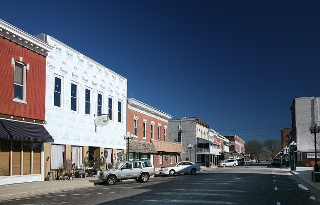 Main Street in Arcola
Wikimedia Commons
Link: https://commons.wikimedia.org/wiki/File:Arcola_IL_E_Main_St.jpg