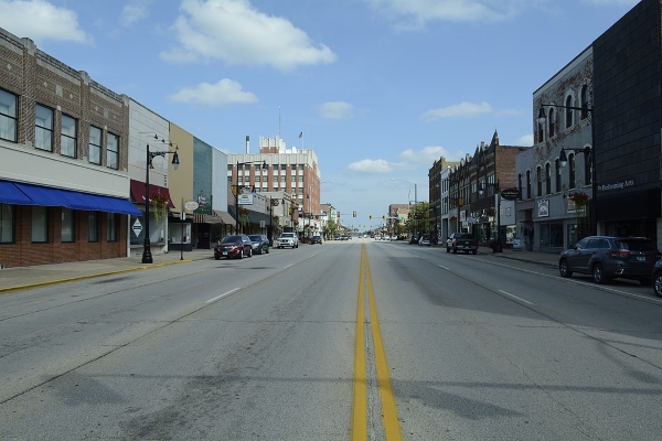 Main Street in downtown Galesburg
Wikimedia Commons
Link: https://commons.wikimedia.org/wiki/File:Main_Street_Looking_East,_Galesburg,_Illinois.jpg