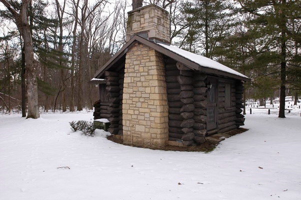 One of the Vernacular cabins at White Pines State Park
Wikimedia Commons
Link: https://commons.wikimedia.org/wiki/File:Ogle_County_White_Pines_Lodge3.JPG