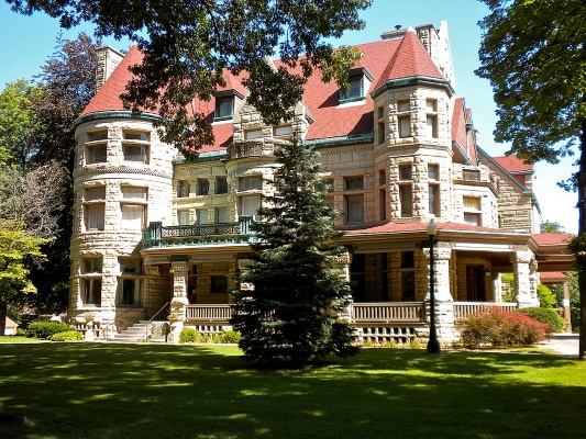 The Newcomb Mansion in Quincy
Wikimedia Commons
Link: https://commons.wikimedia.org/wiki/File:Quincy_1601_Maine.JPG