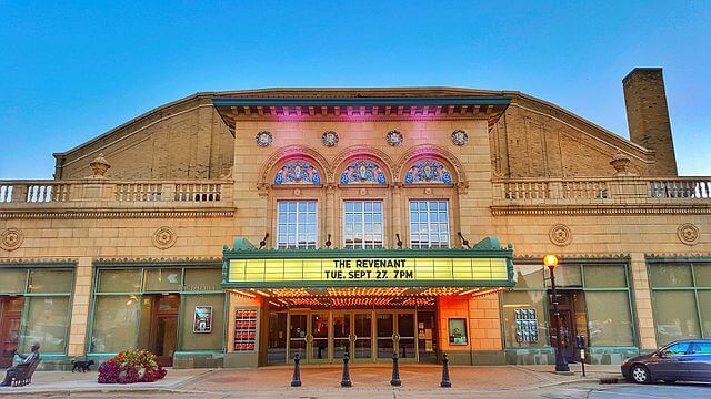 Exterior view of The Virginia Theatre / Wikimedia Commons / Killivalavan Solai
Link: https://commons.wikimedia.org/wiki/File:Virginia_Theatre_01.jpg